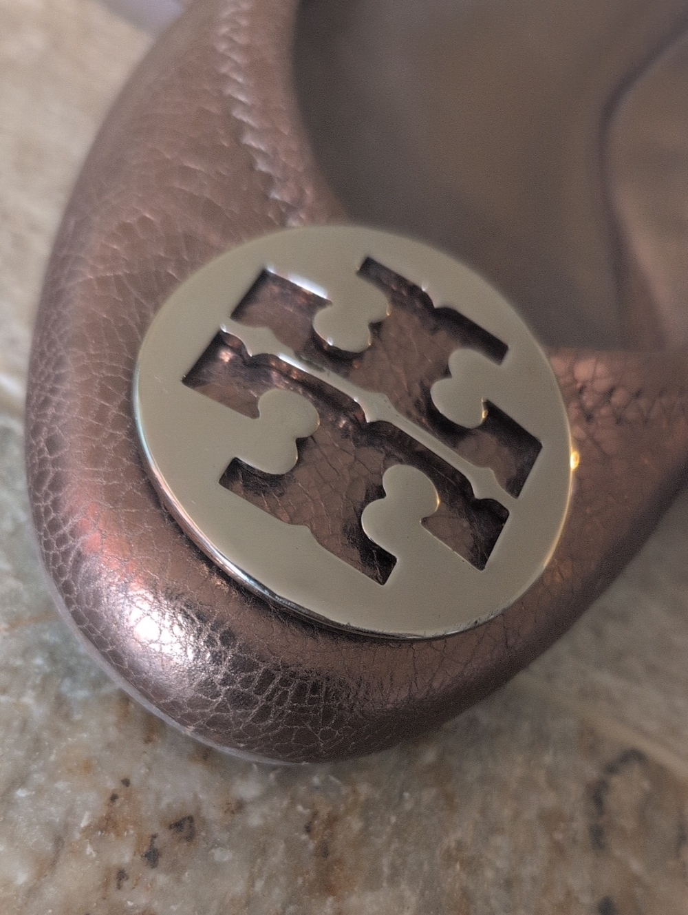 Tory Burch Flats Bronze Leather Gold Logo Medallion Sz 9